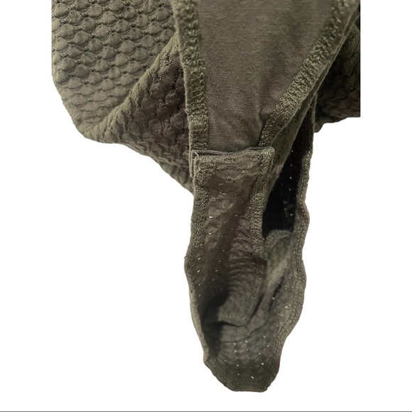 WILD FABLE NWT OLIVE GREEN TEXTURED V-NECK SNAP BUTTON BODYSUIT SIZE LARGE - Picture 11 of 13
